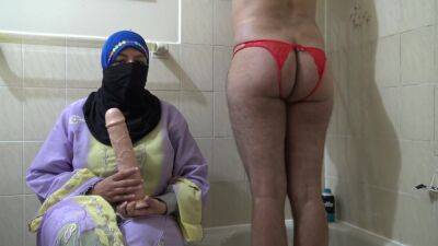 مصرية بتخون جوزها بترسل فيديوهات لجرها كلام مصري Arab Wife With Indian Cuckold Husband - hclips - India