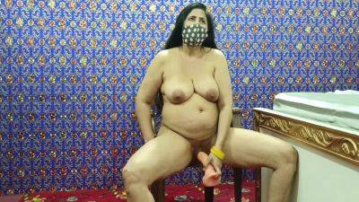 Beautiful Pakistani Sexy Aunty Sex With Large Dildo - hclips - Pakistan