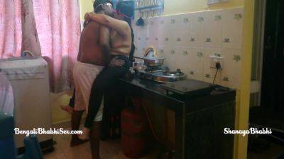 Sexy Bhabhi Fucked In Kitchen While Cooking Food 7 Min - hclips - India