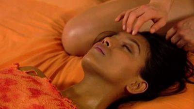 Relaxing Her Massage Skills - drtuber - India