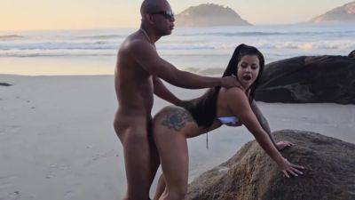 Fucking My Friends Wife On The Beach - upornia
