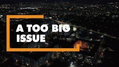 Kitana Lure - A Too Big Issue - hotmovs.com