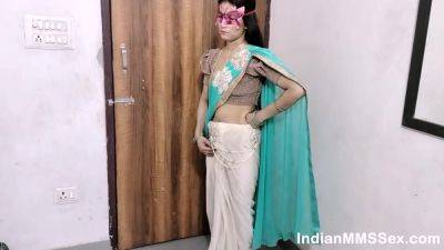 Beautiful Hot Desi Horny Wife In Traditional Saree Giving Blowjob - hotmovs.com - India