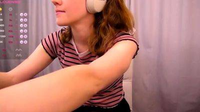 Amateur pantyhouse webcam teen strips and strokes her vagina - drtuber