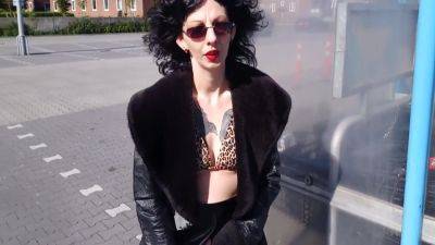 Dildoing In Public 5 Min - Lucy Ravenblood - upornia